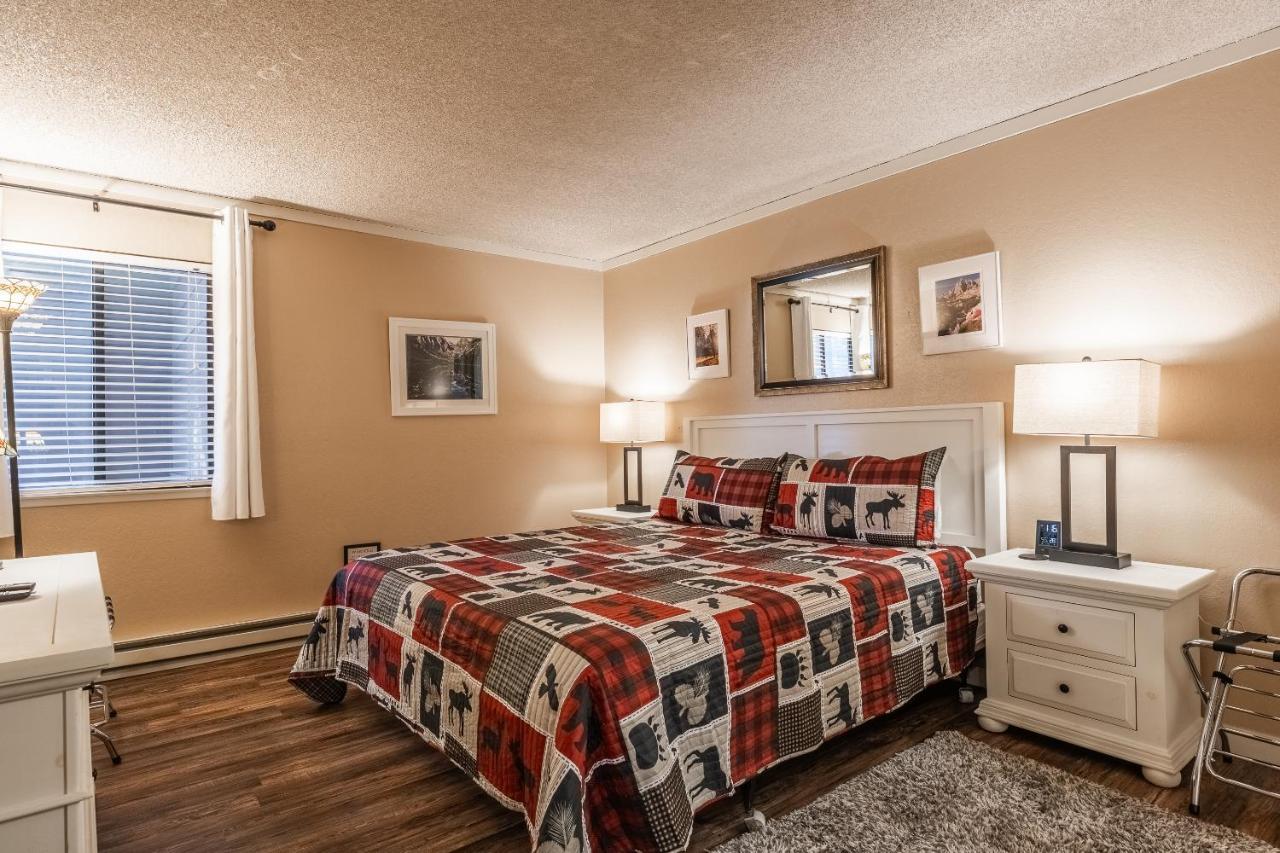 Summit Forester #47 Bldg.2 Bedrm / 2 Bath In Out! Steps To Chair 15 At Little Eagle Lodge! Mammoth Lakes